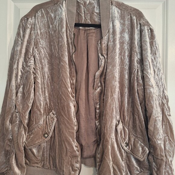 Free people Ruched crushed velvet bomber jacket pink cream size L/G - Picture 4 of 9